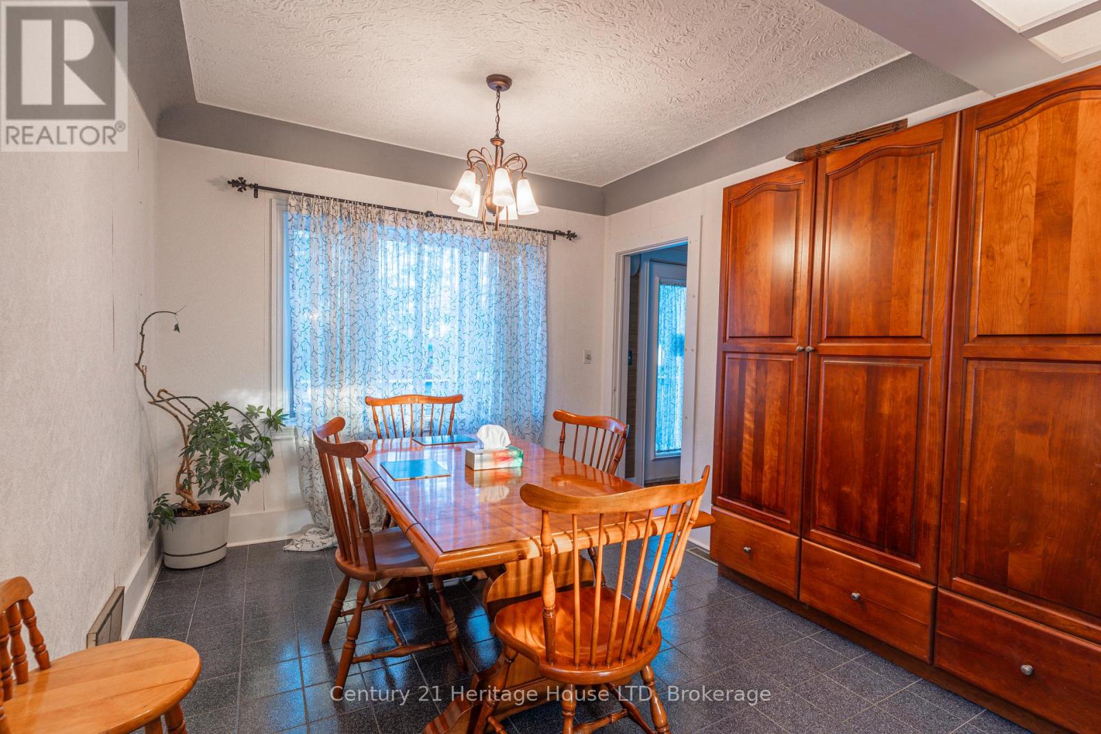 155 Wilton Avenue Property Photo 18