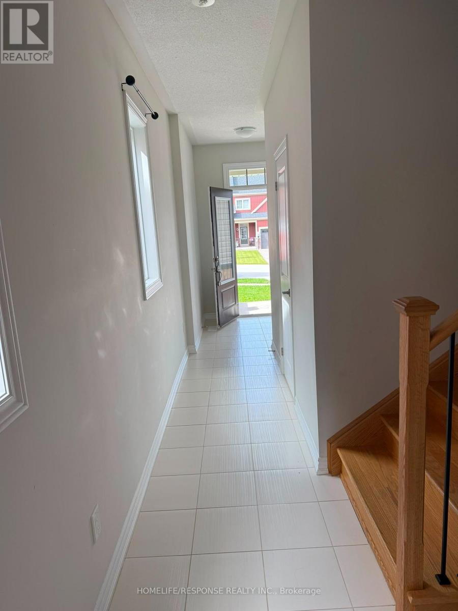 111 Stonebrook Way Property Photo 2