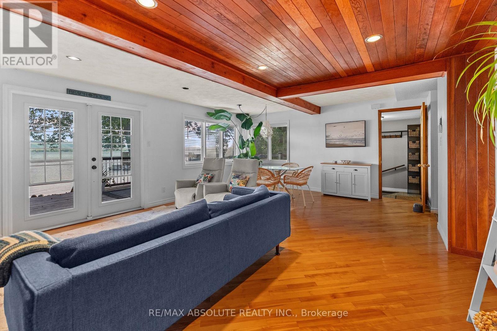470 Bayview Drive Property Photo 6