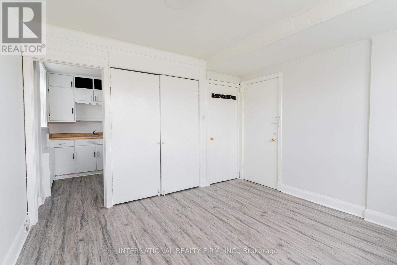 6 - 645 Hamilton Road Property Photo 3