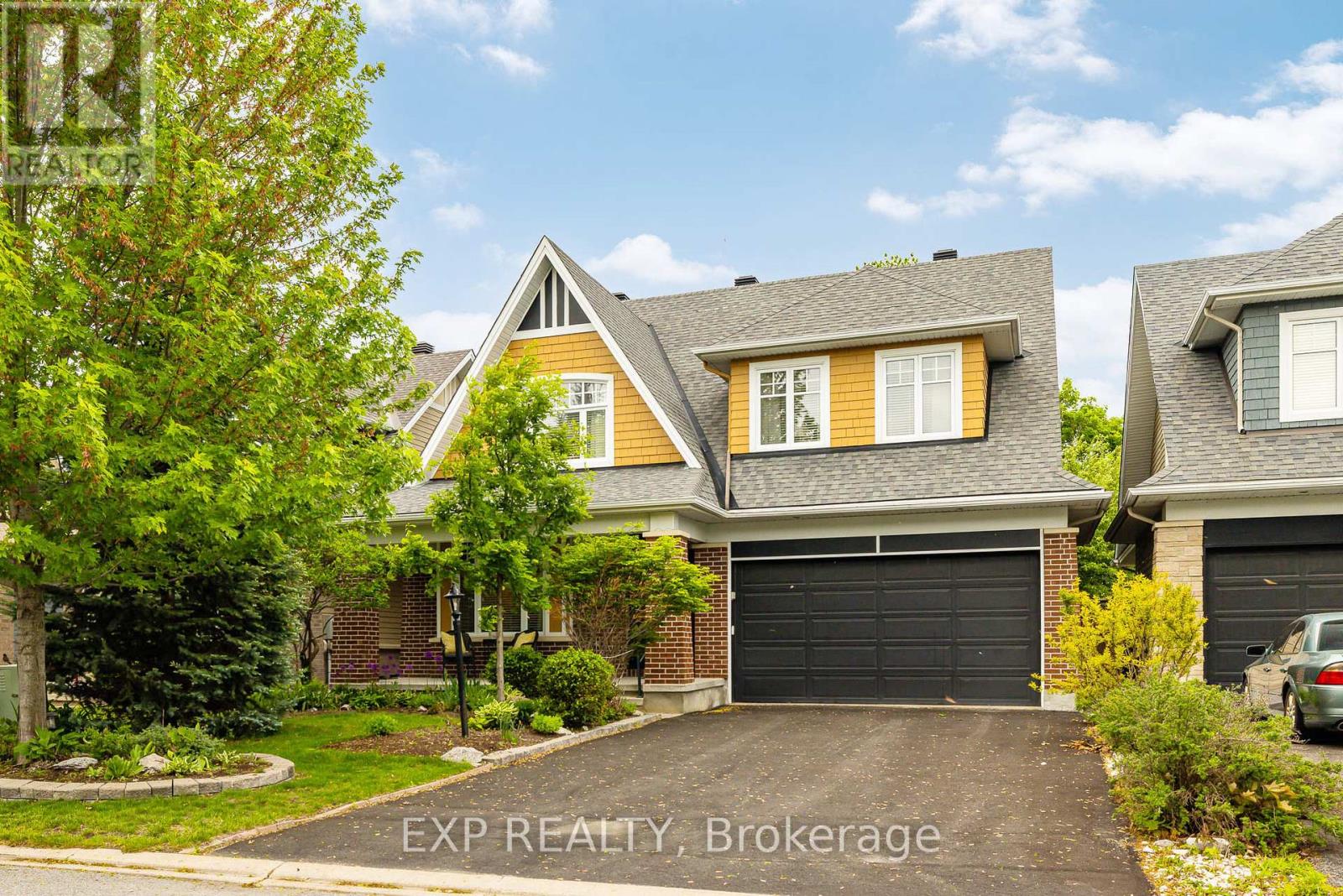 36 OAKBRIAR CRESCENT Property Photo 1