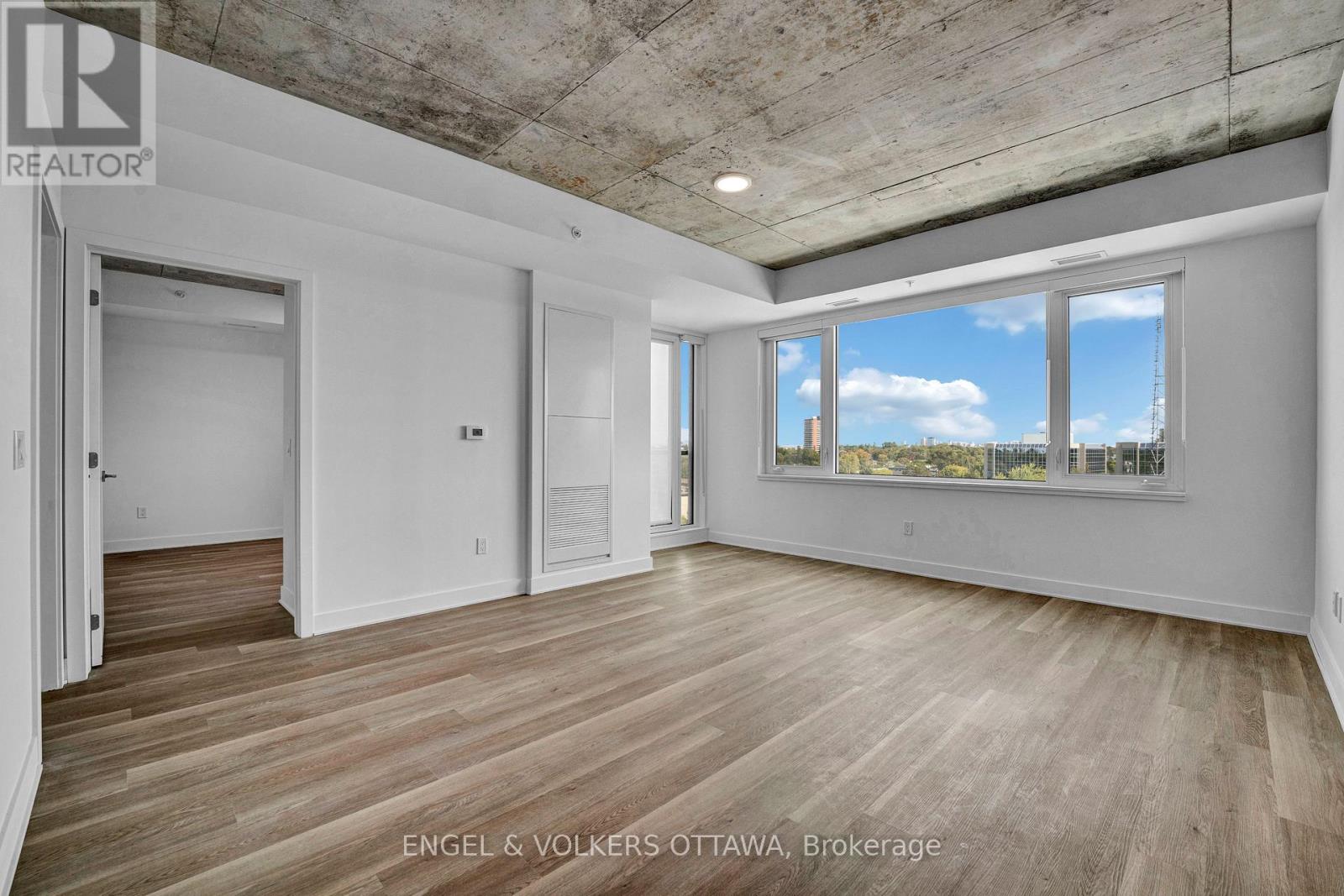 B1109 - 1655 Carling Avenue Property Photo 8