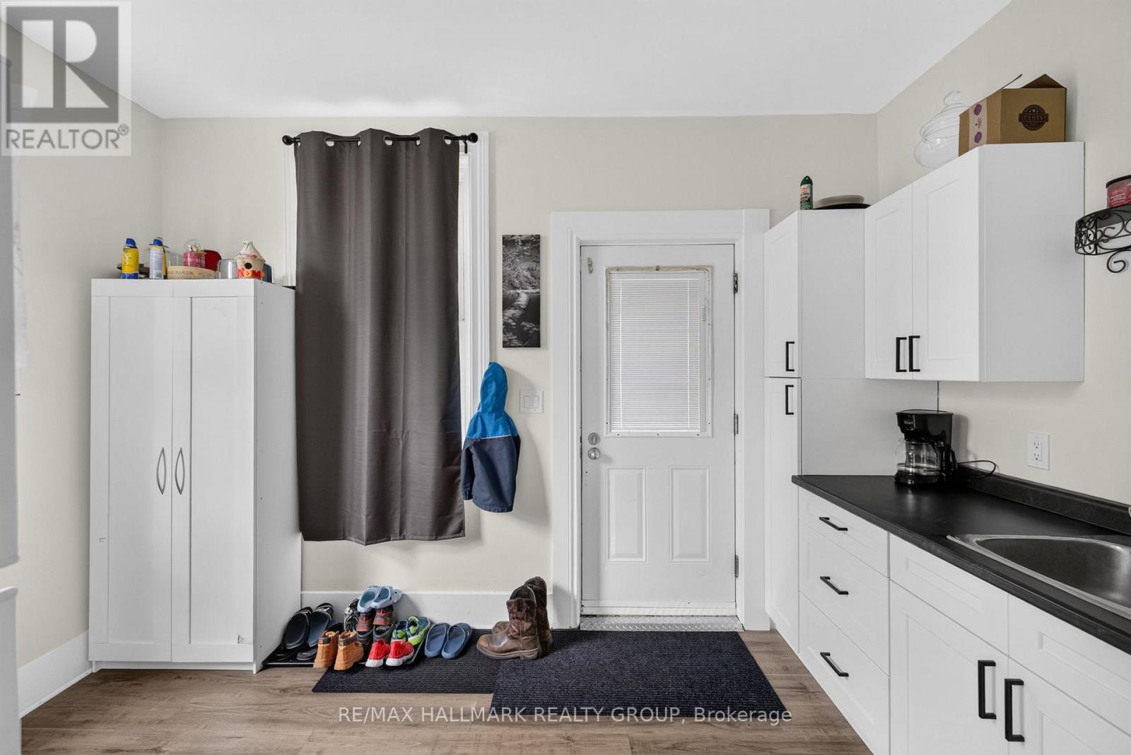 98 North Street Property Photo 6