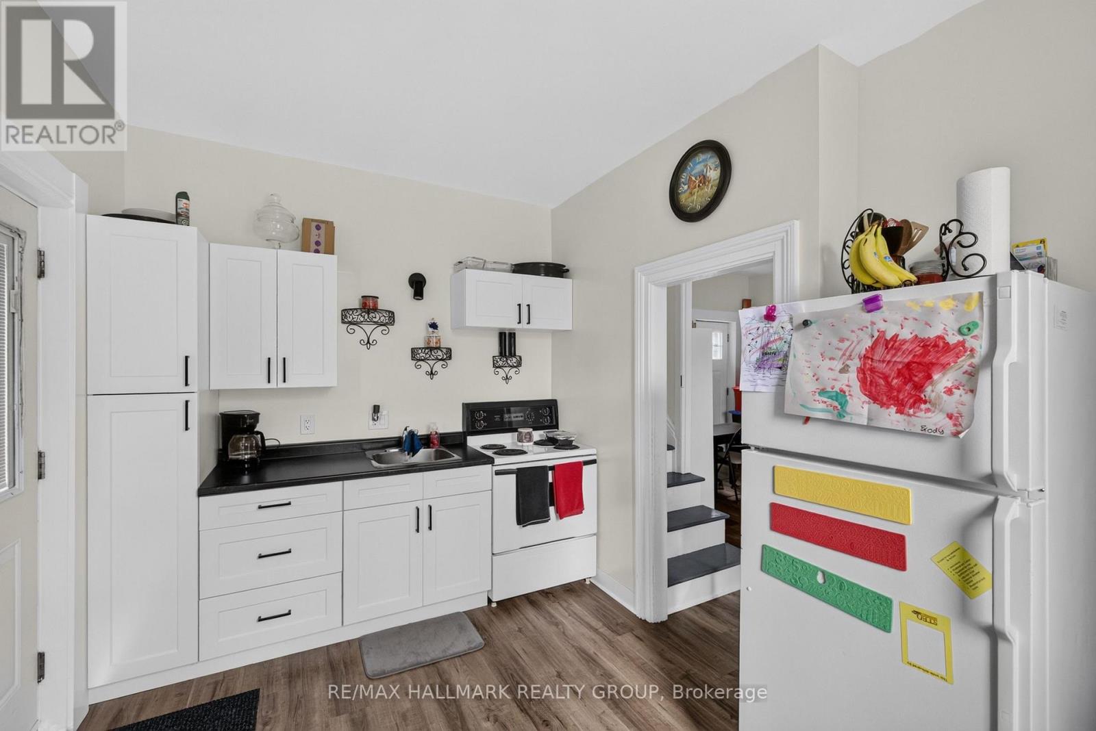 98 North Street Property Photo 8