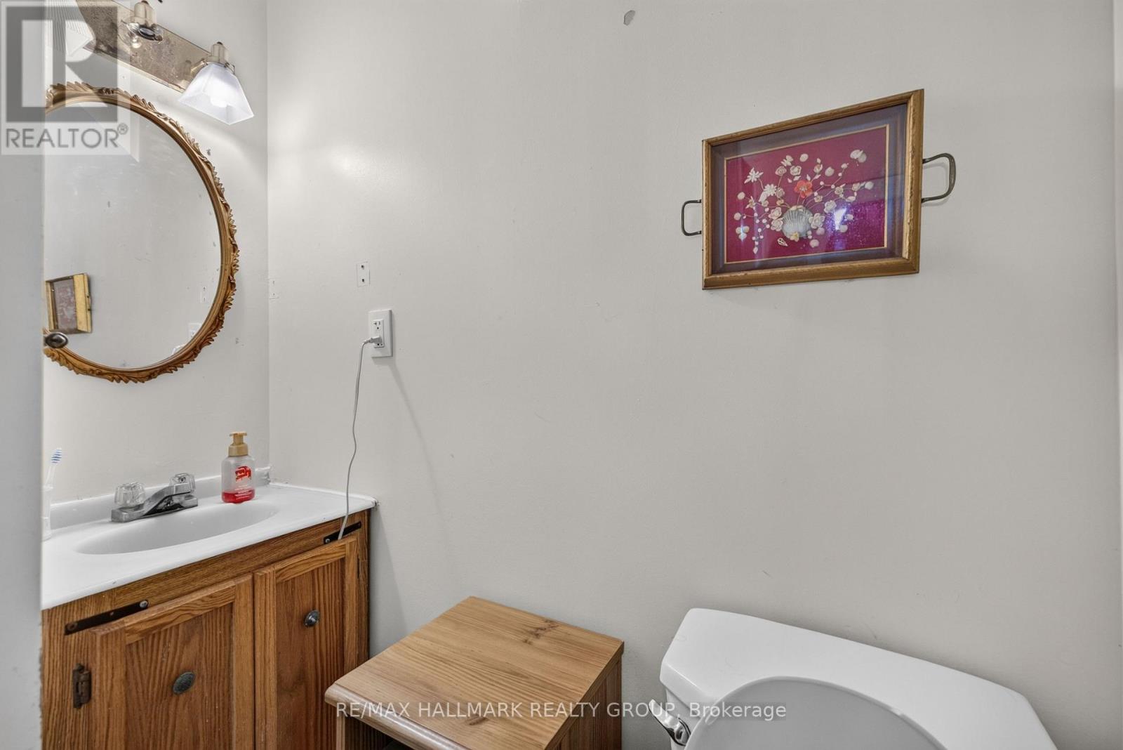 98 North Street Property Photo 32