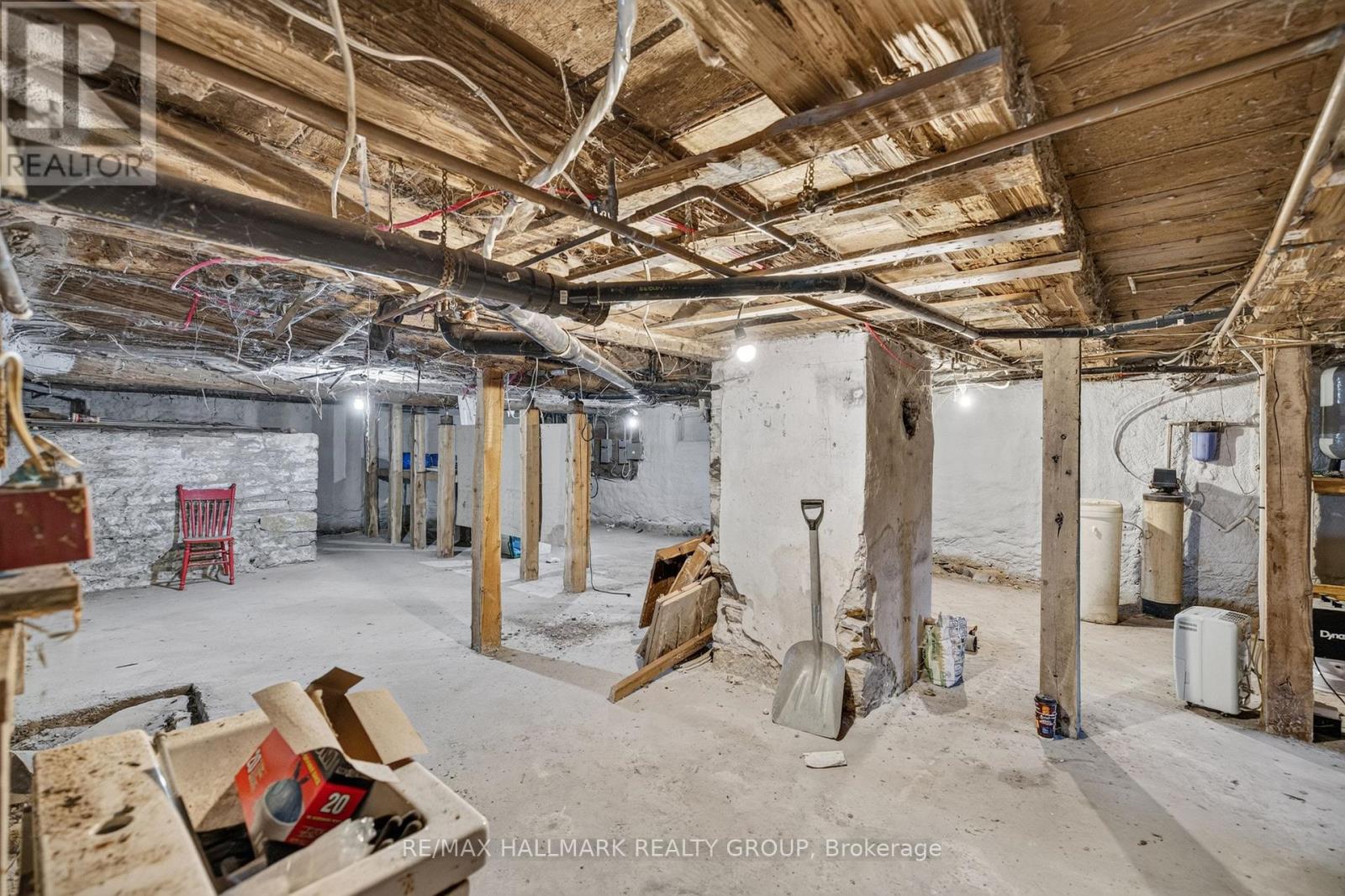 98 North Street Property Photo 45