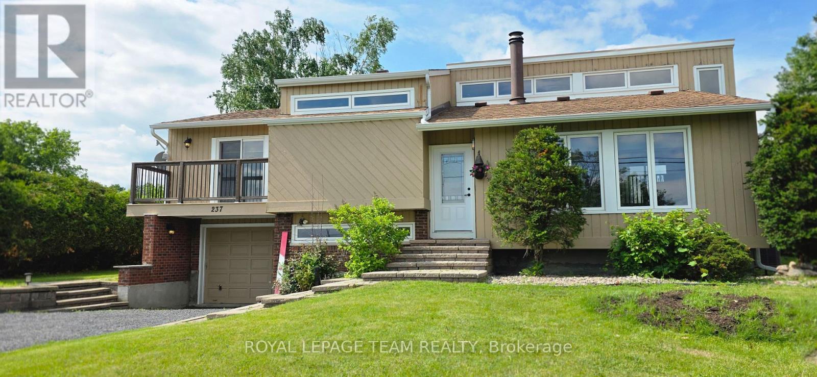 237 Queen West Street Property Photo 1