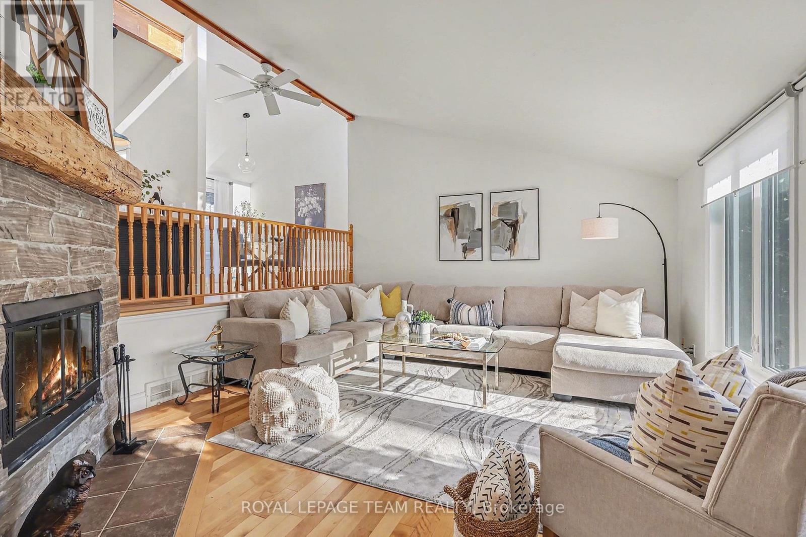 237 Queen West Street Property Photo 6