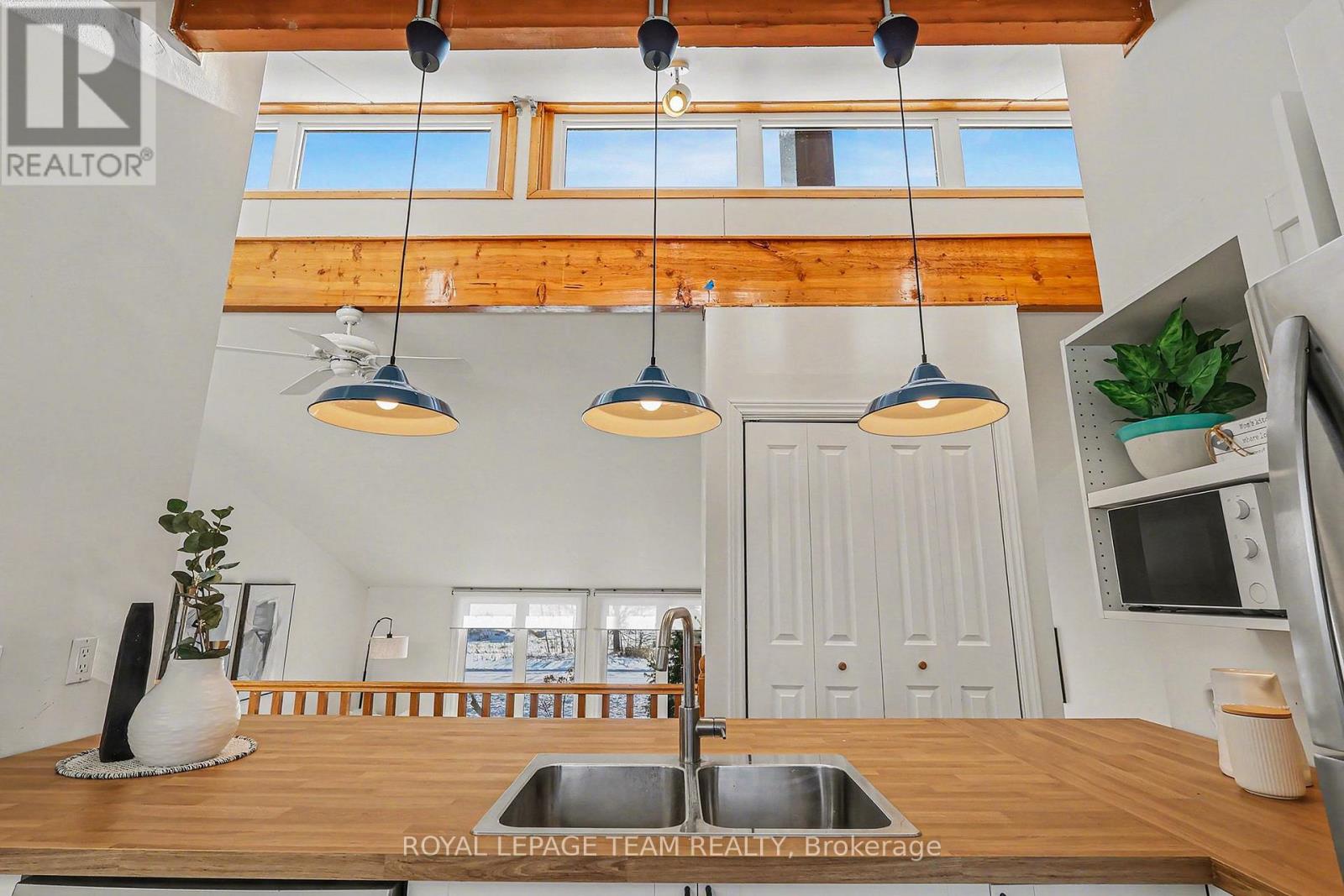 237 Queen West Street Property Photo 15