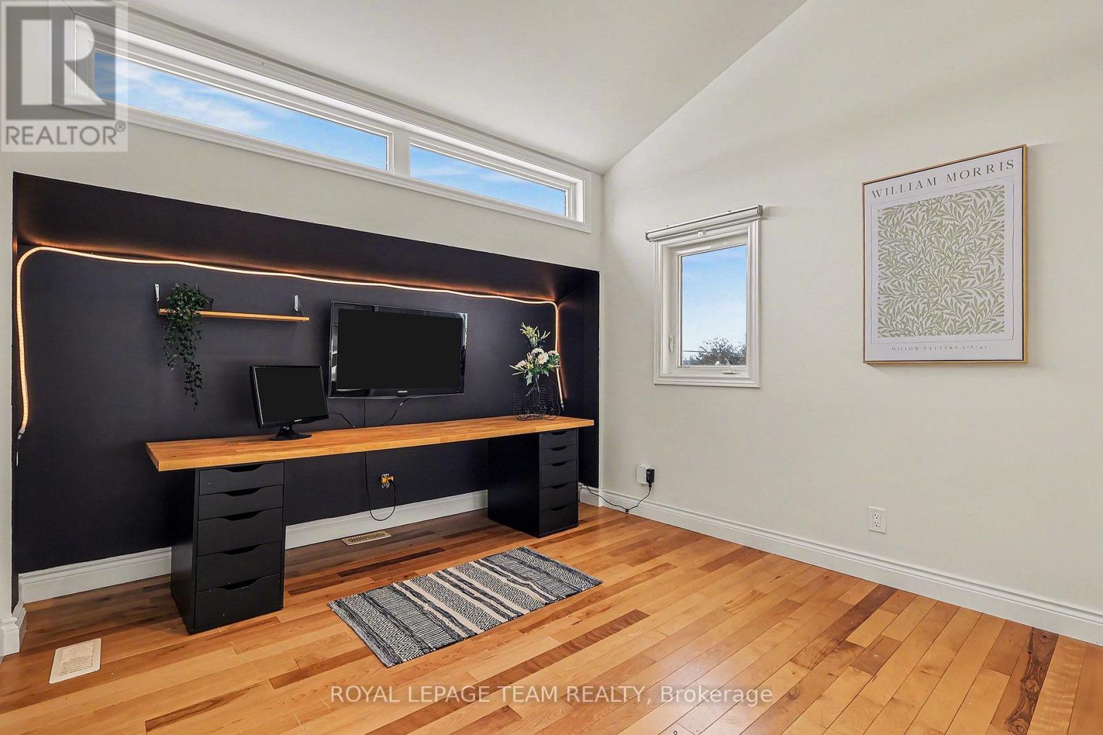 237 Queen West Street Property Photo 20