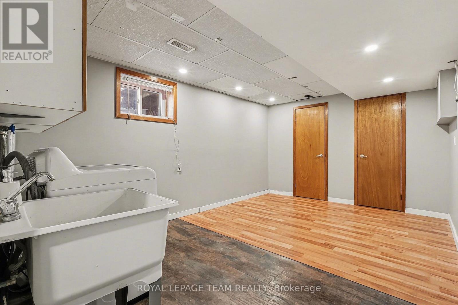 237 Queen West Street Property Photo 25