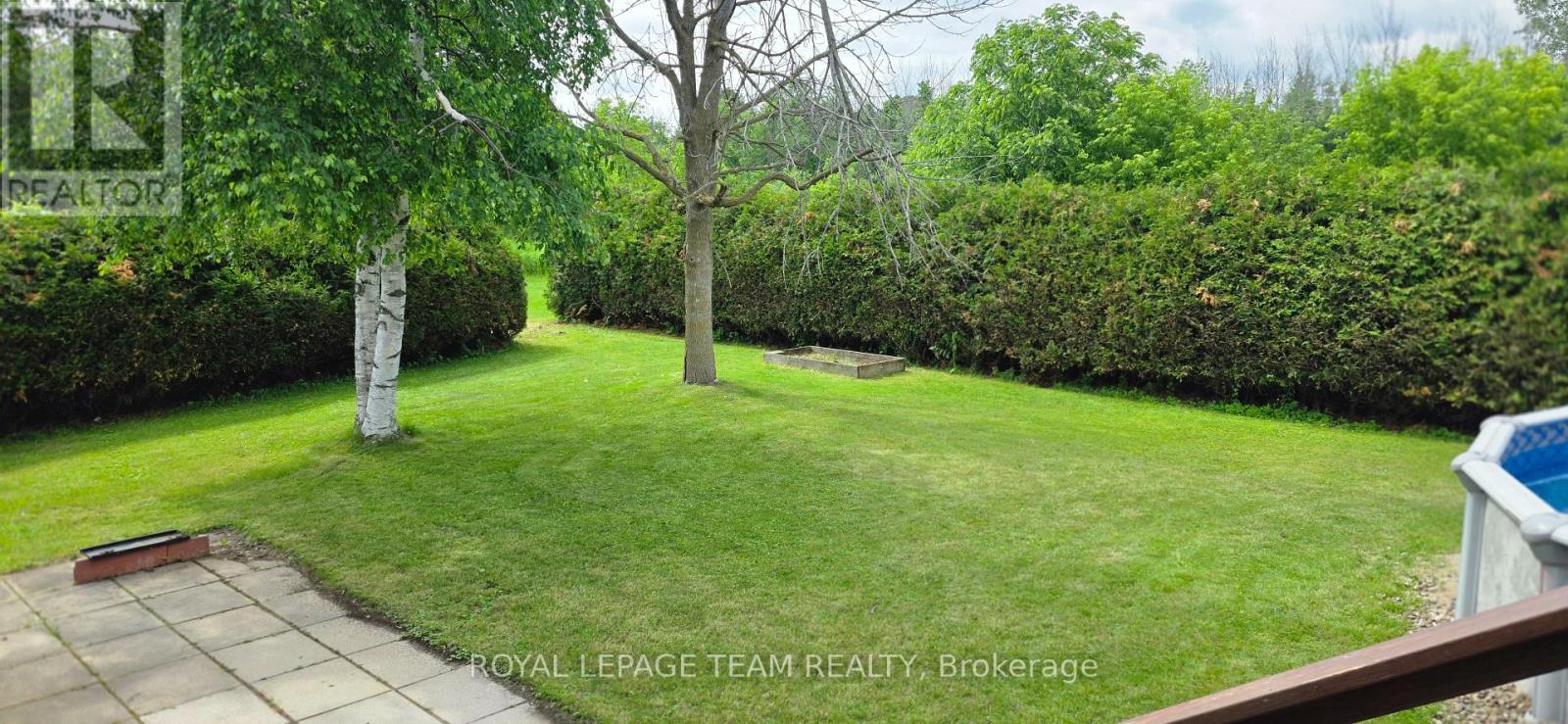 237 Queen West Street Property Photo 37