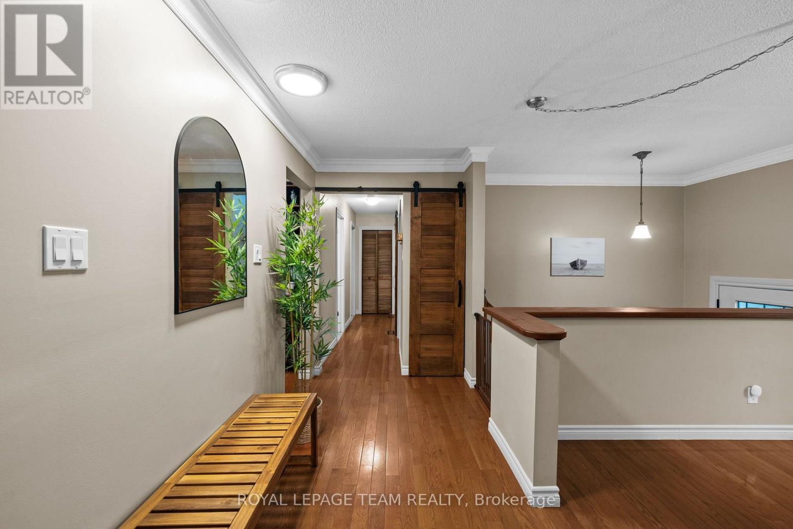 6388 Third Line Road Property Photo 5