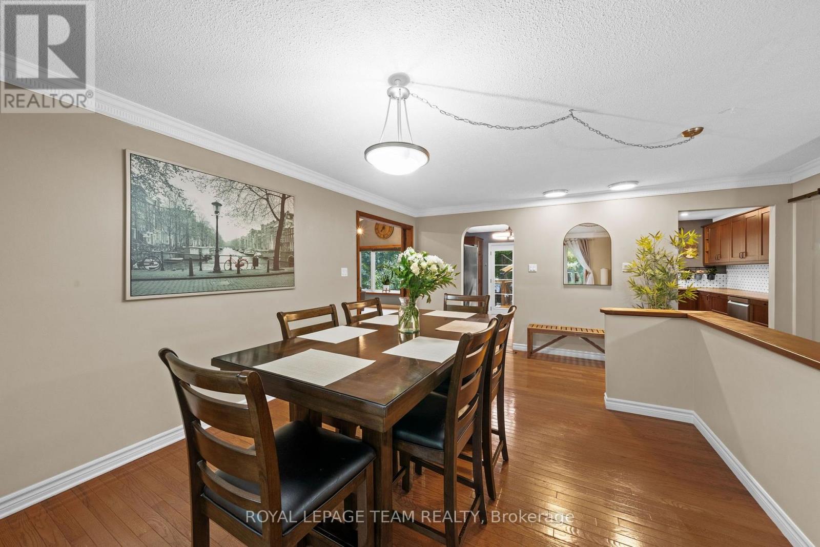 6388 Third Line Road Property Photo 7