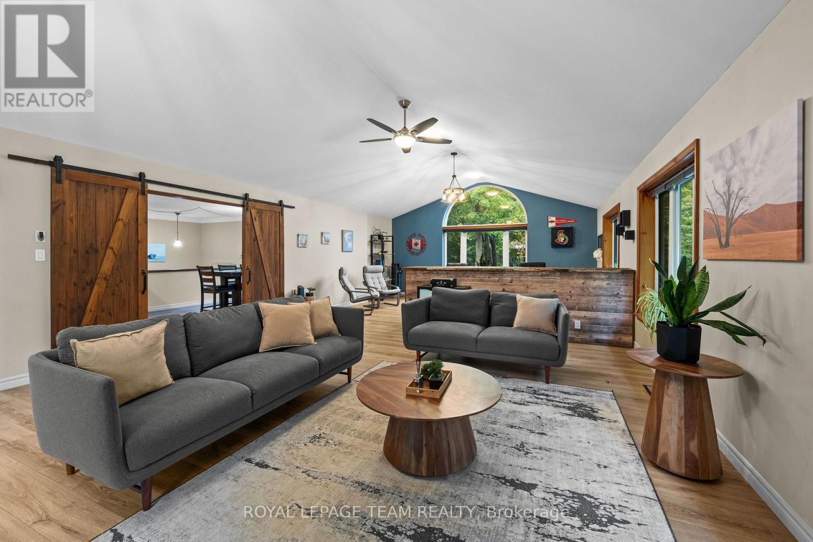 6388 Third Line Road Property Photo 18