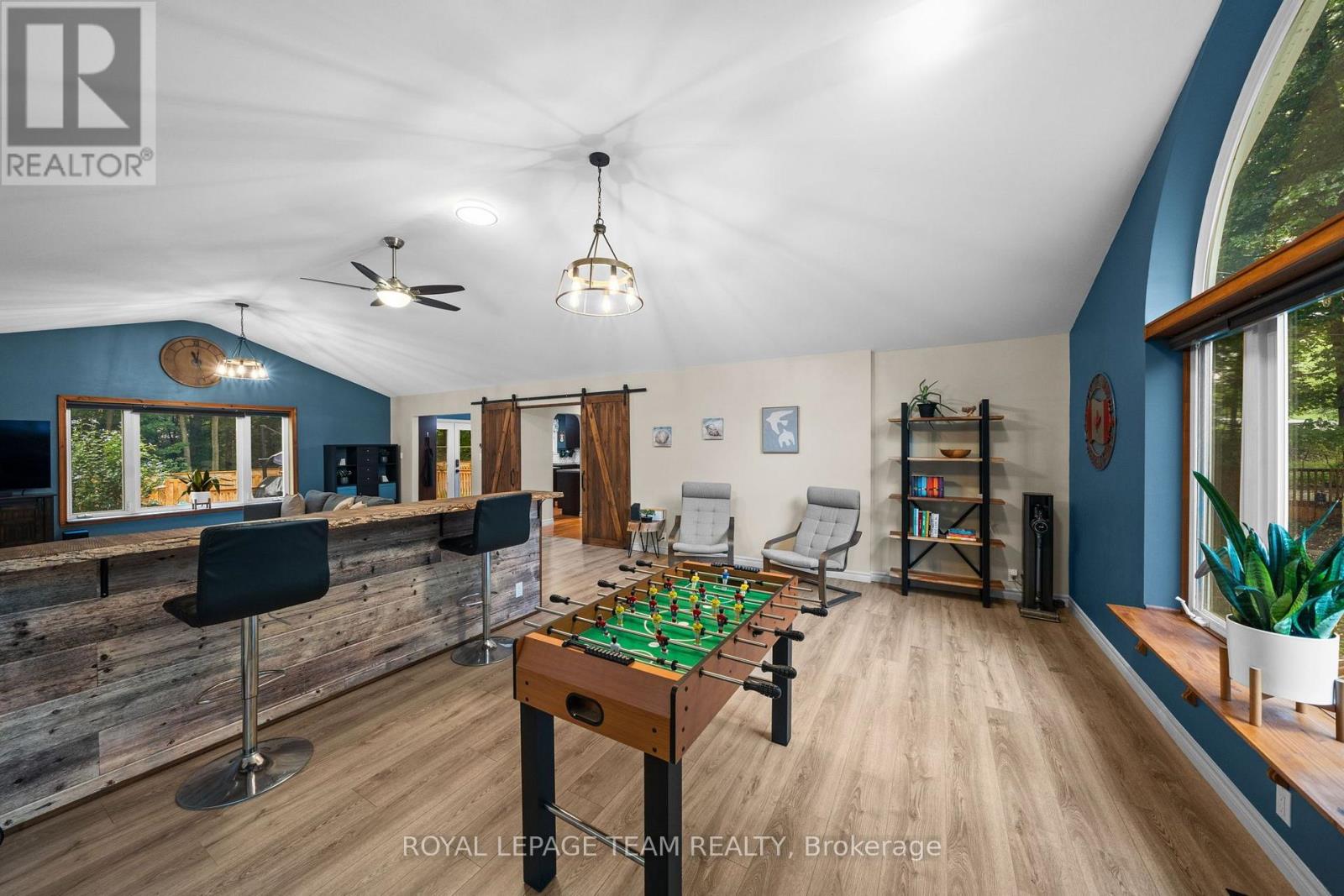 6388 Third Line Road Property Photo 20