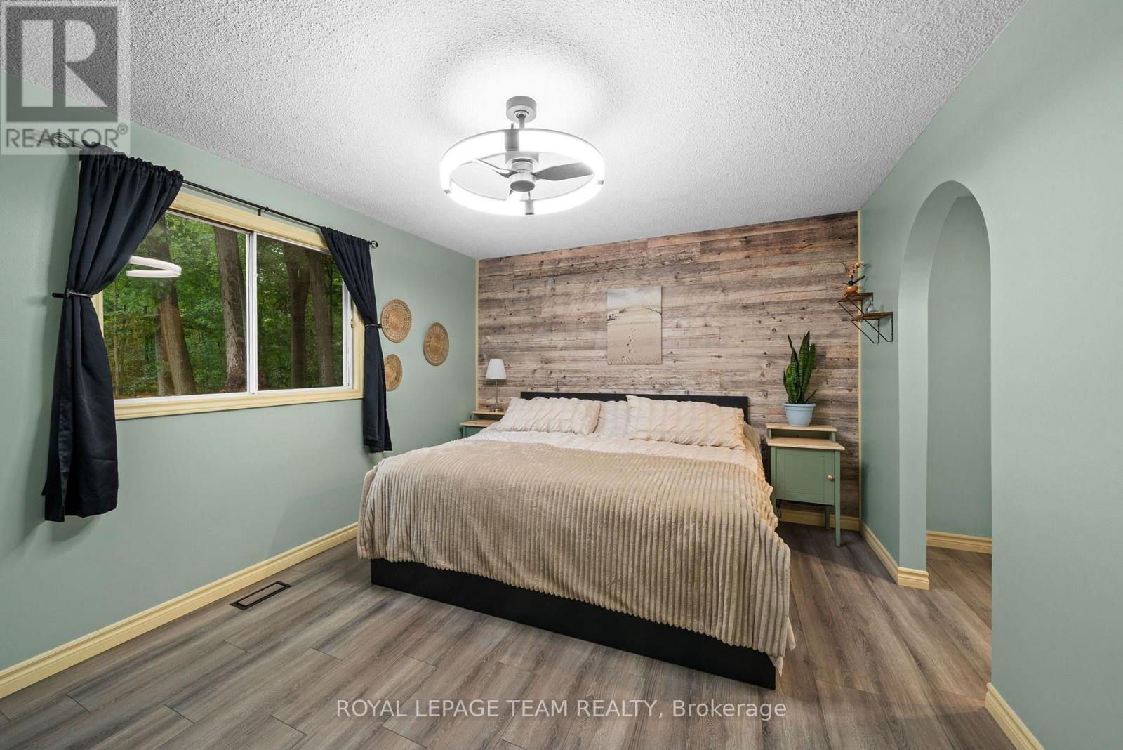 6388 Third Line Road Property Photo 21