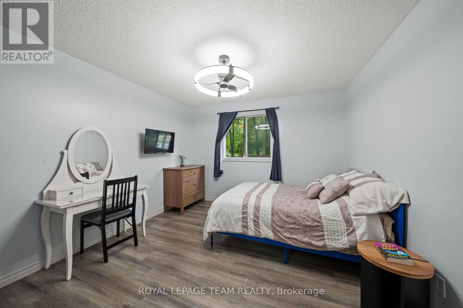 6388 Third Line Road Property Photo 25