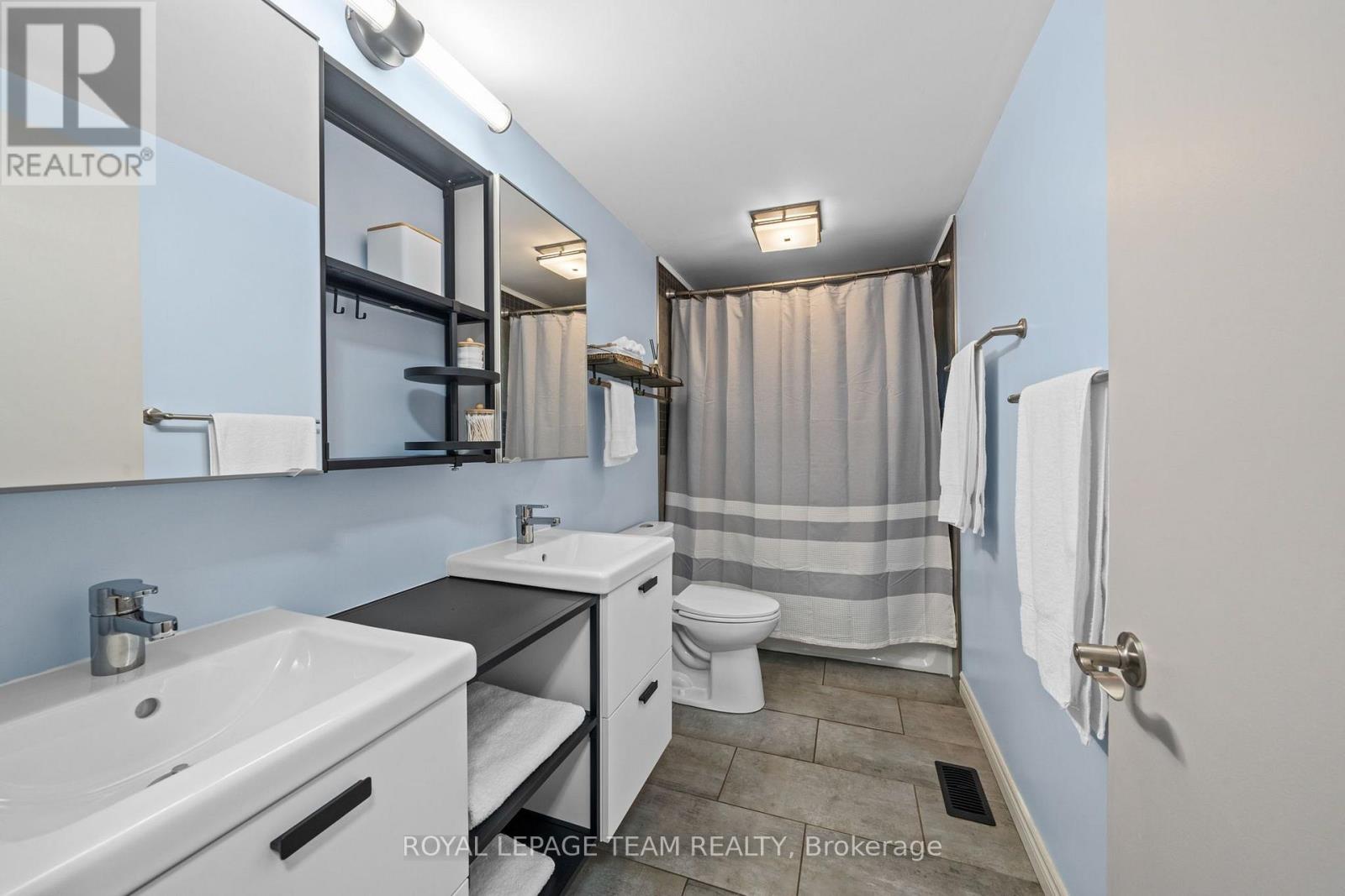 6388 Third Line Road Property Photo 26