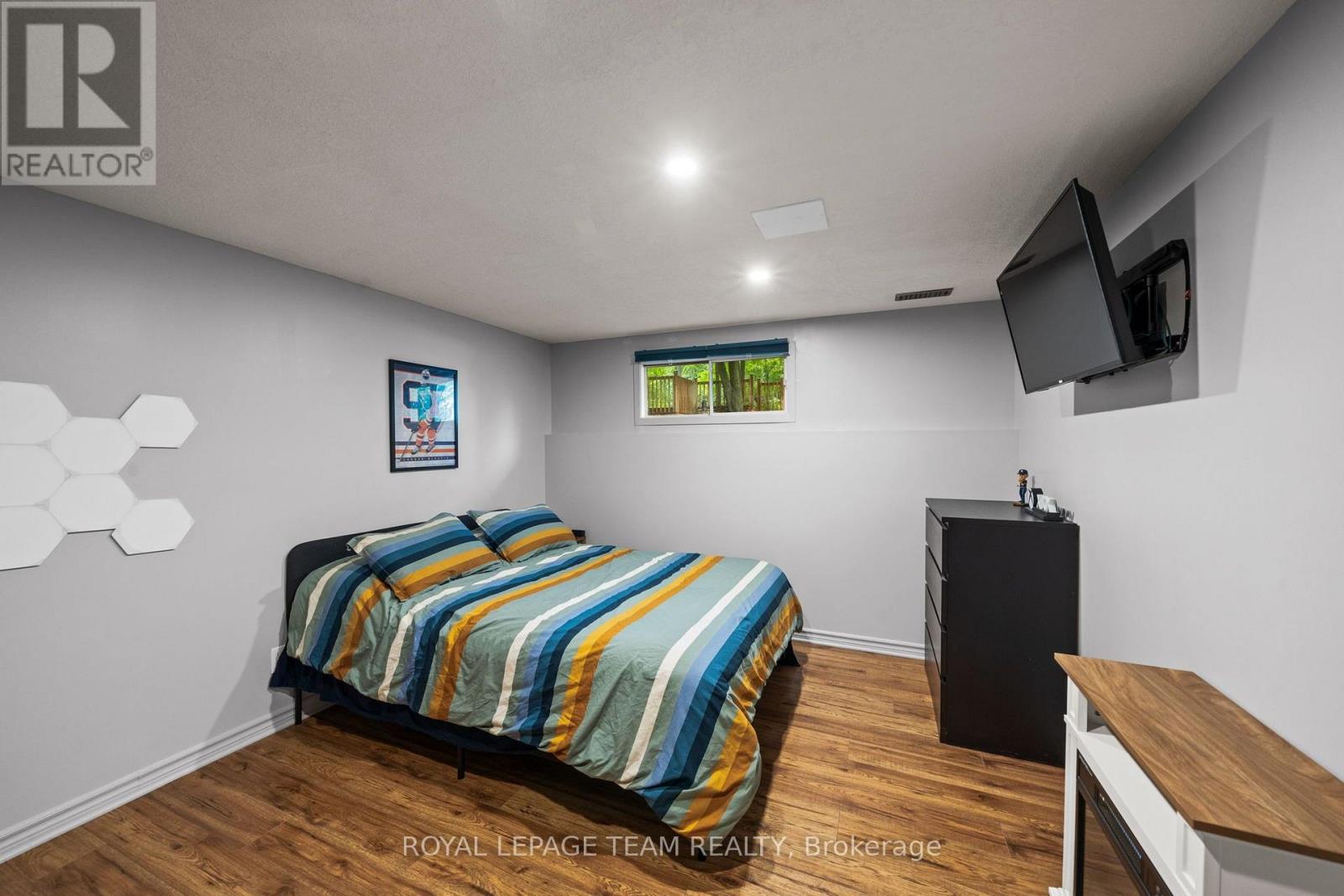 6388 Third Line Road Property Photo 28