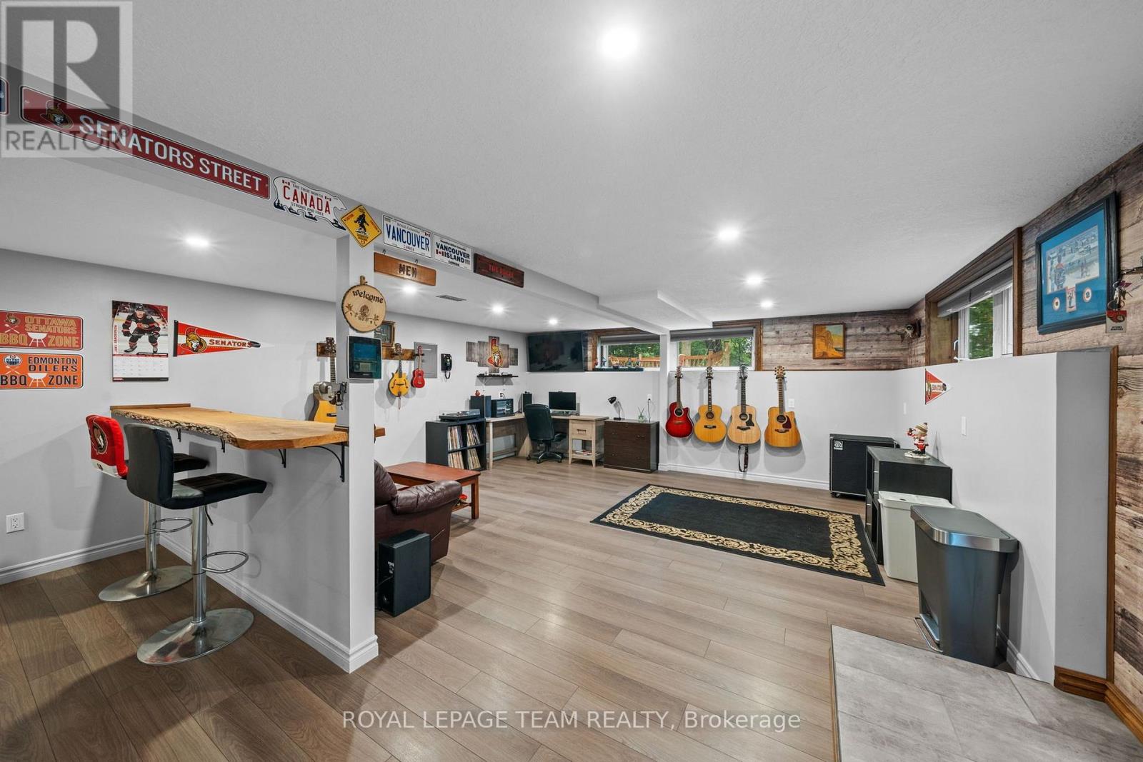 6388 Third Line Road Property Photo 35