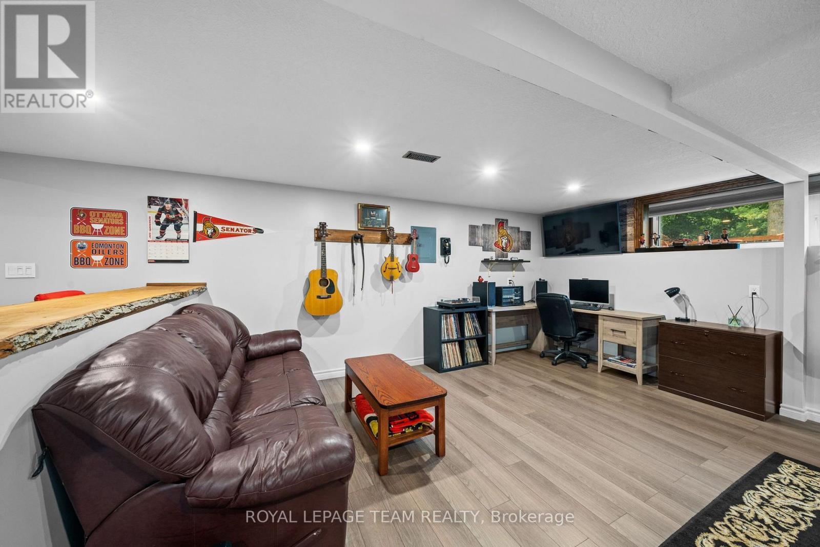 6388 Third Line Road Property Photo 36