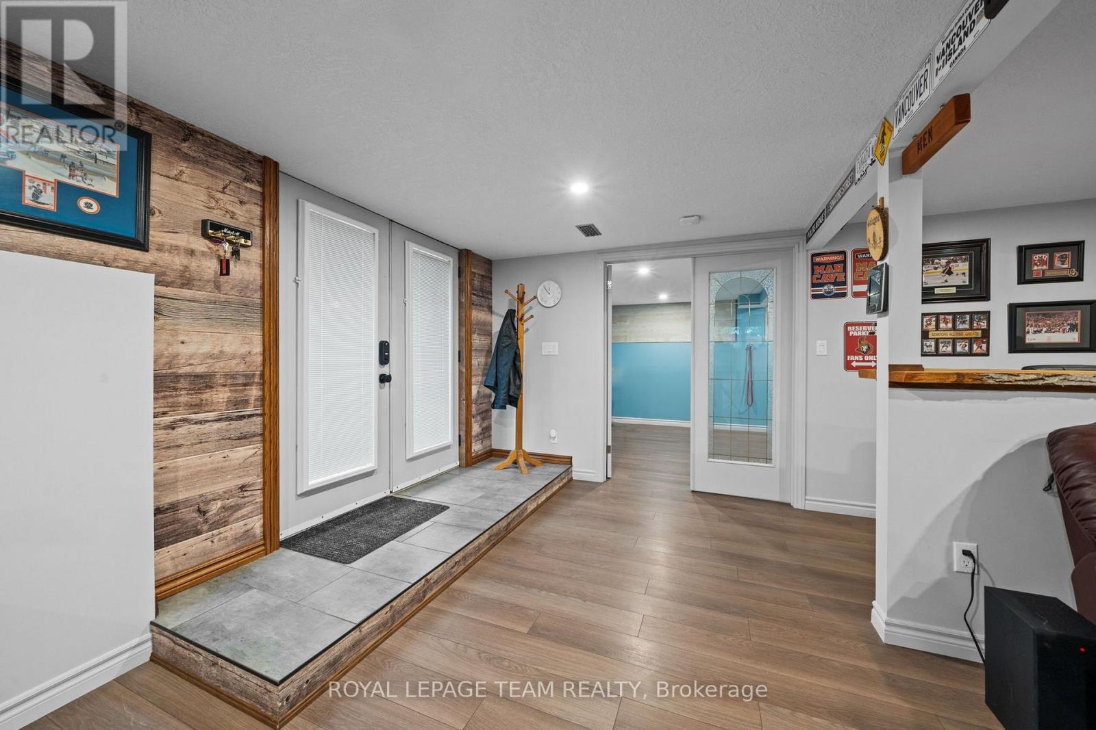 6388 Third Line Road Property Photo 38