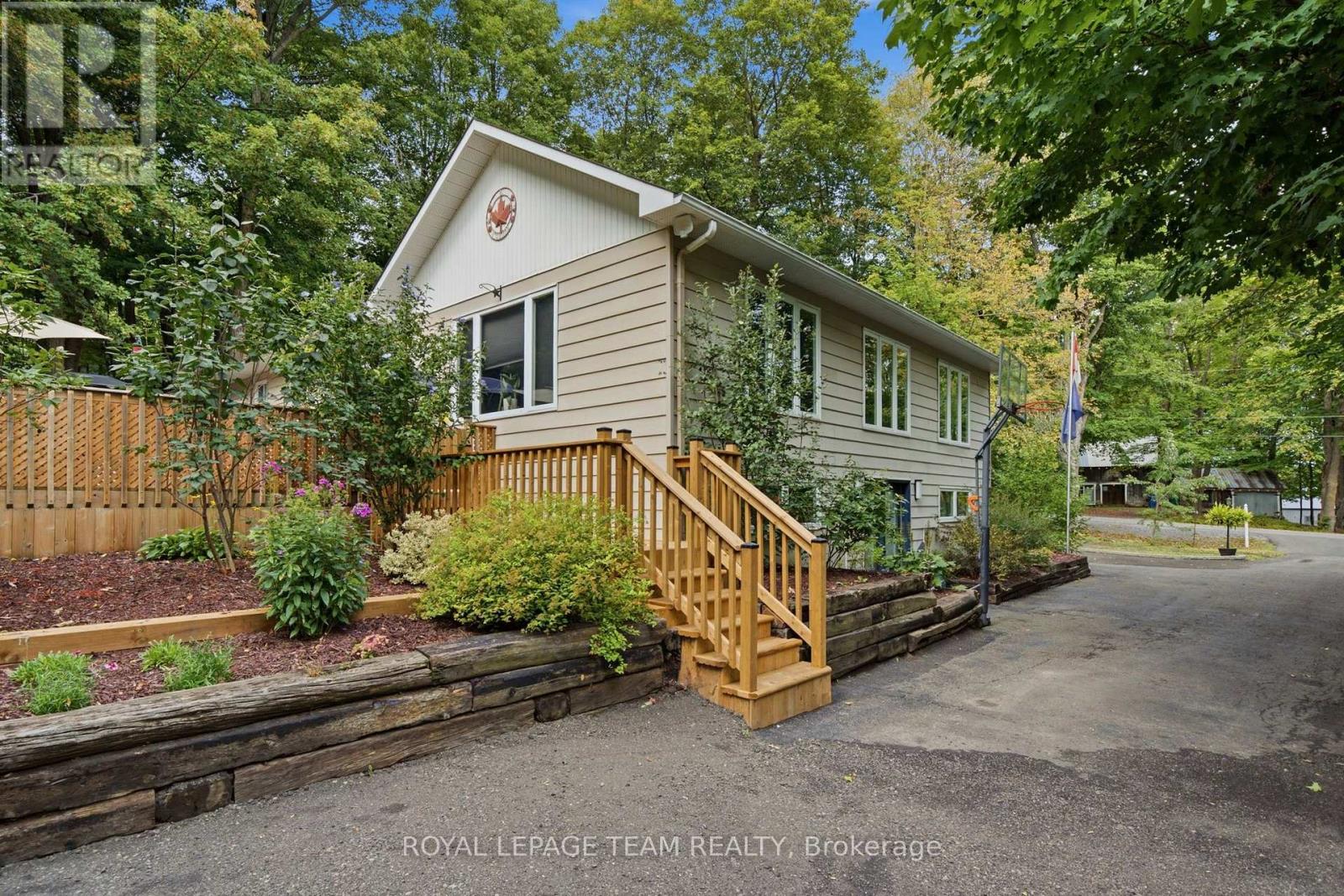 6388 Third Line Road Property Photo 42