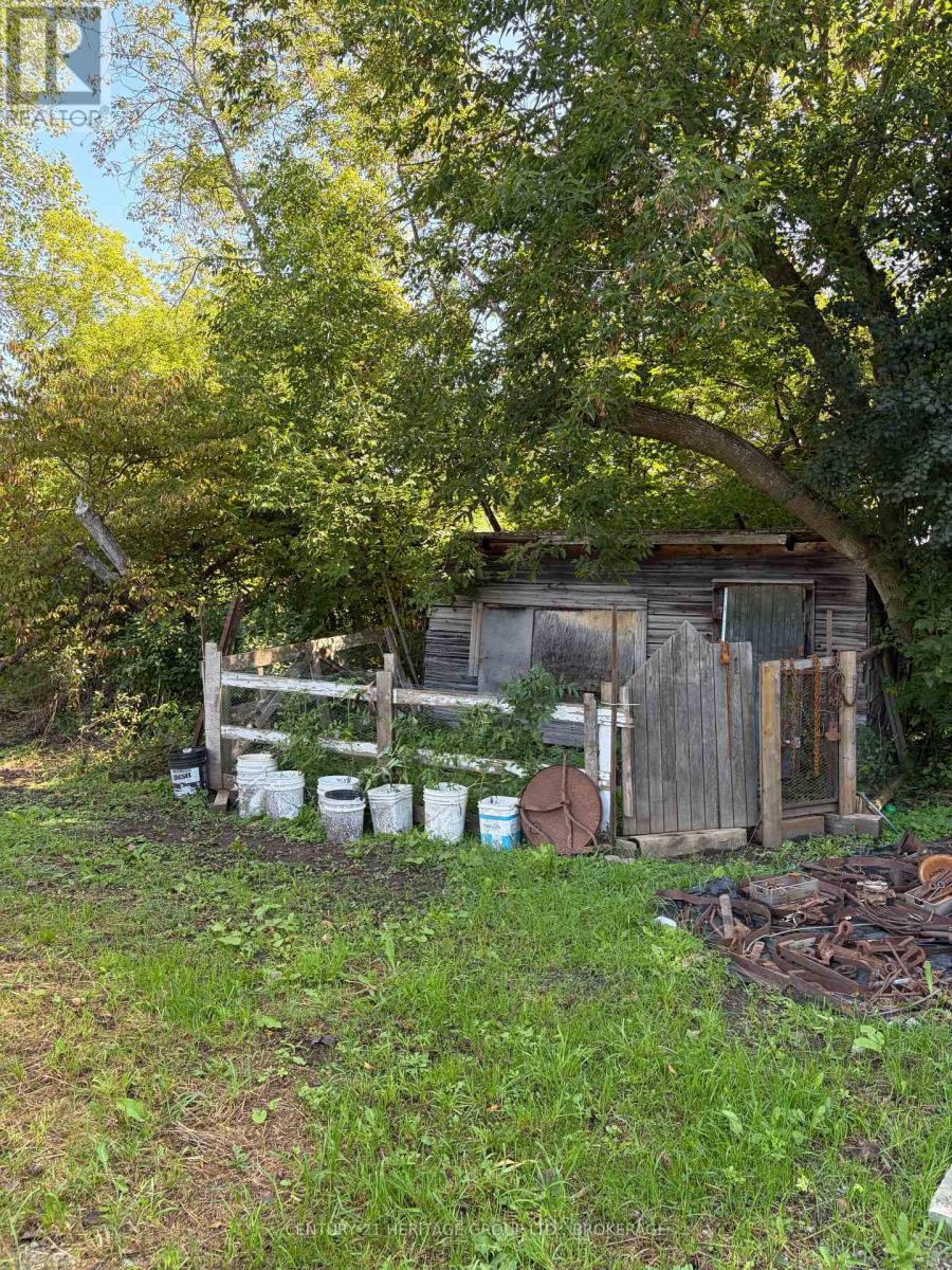 523 Lower Oak Leaf Road Property Photo 5