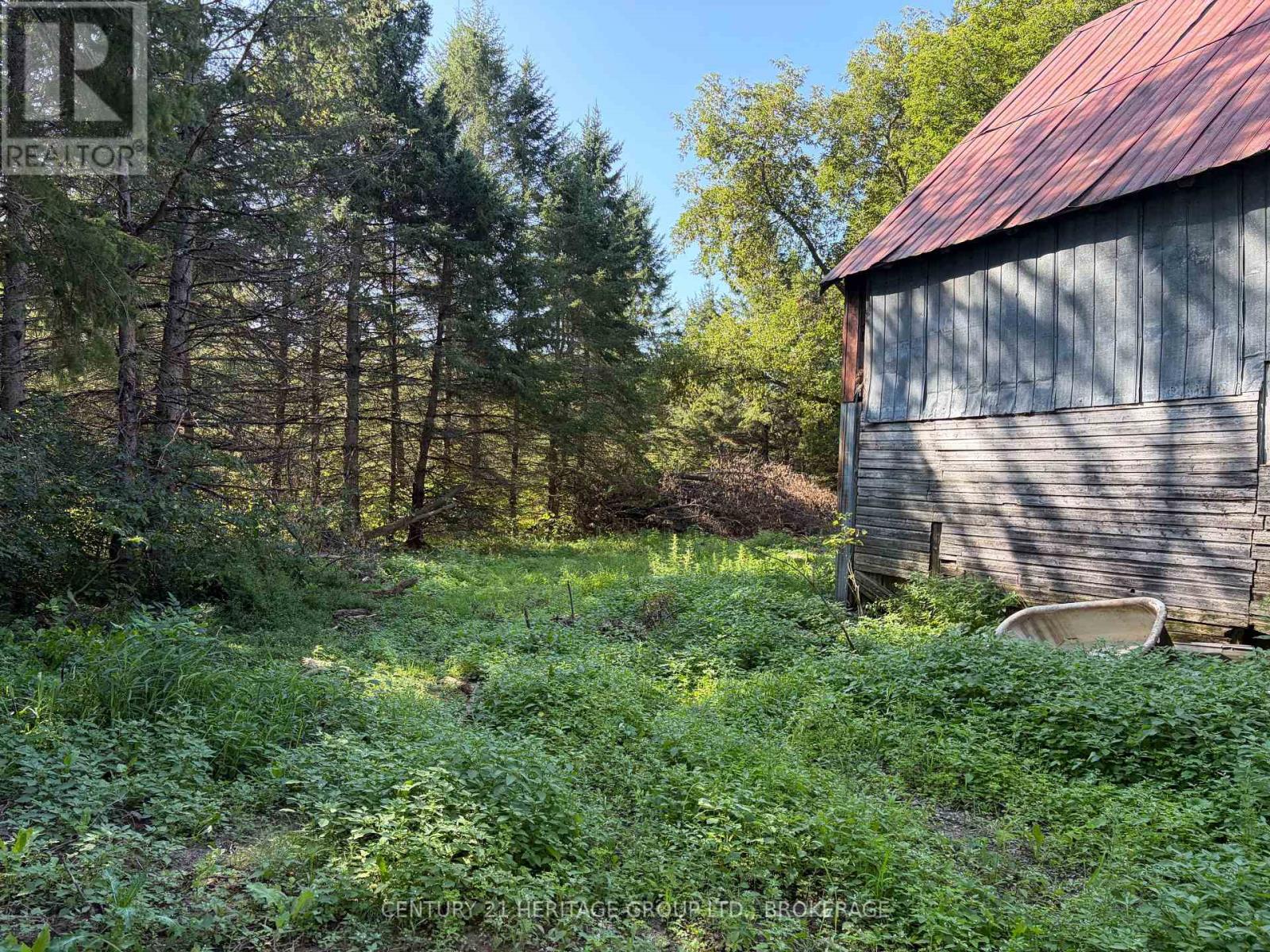523 Lower Oak Leaf Road Property Photo 8