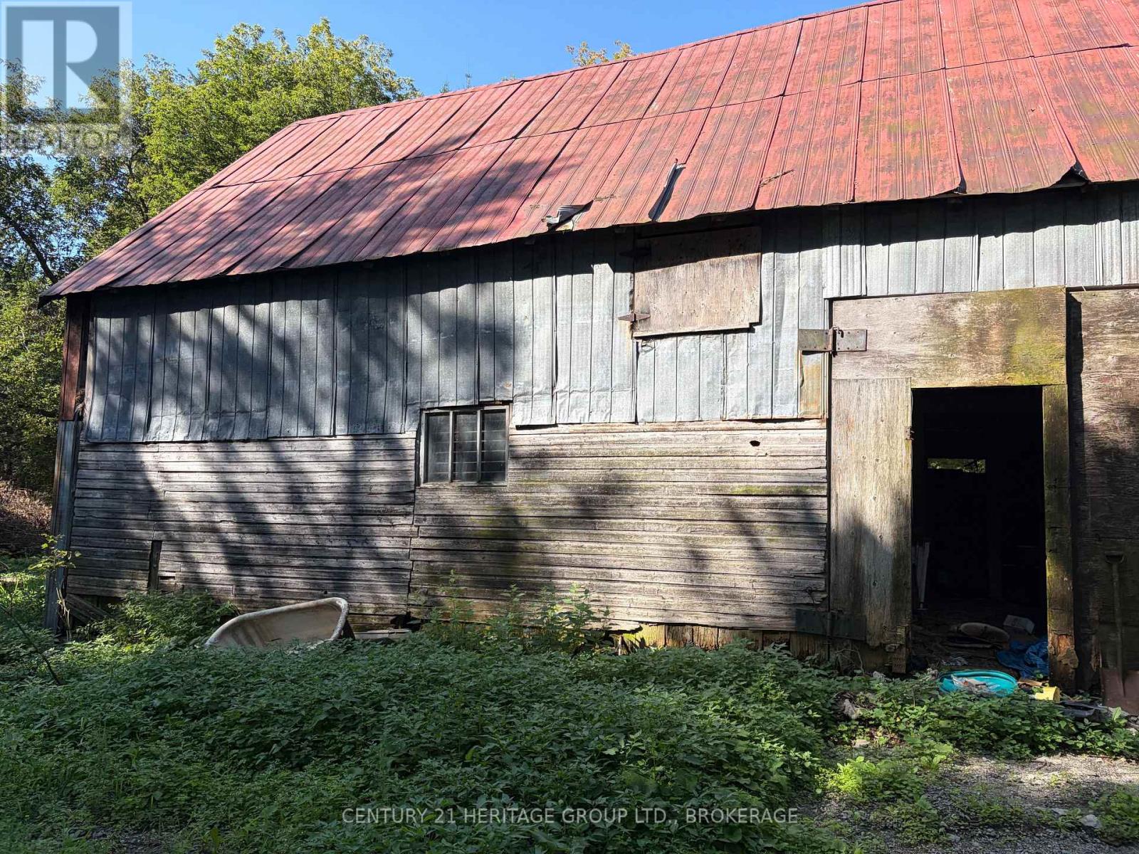 523 Lower Oak Leaf Road Property Photo 10