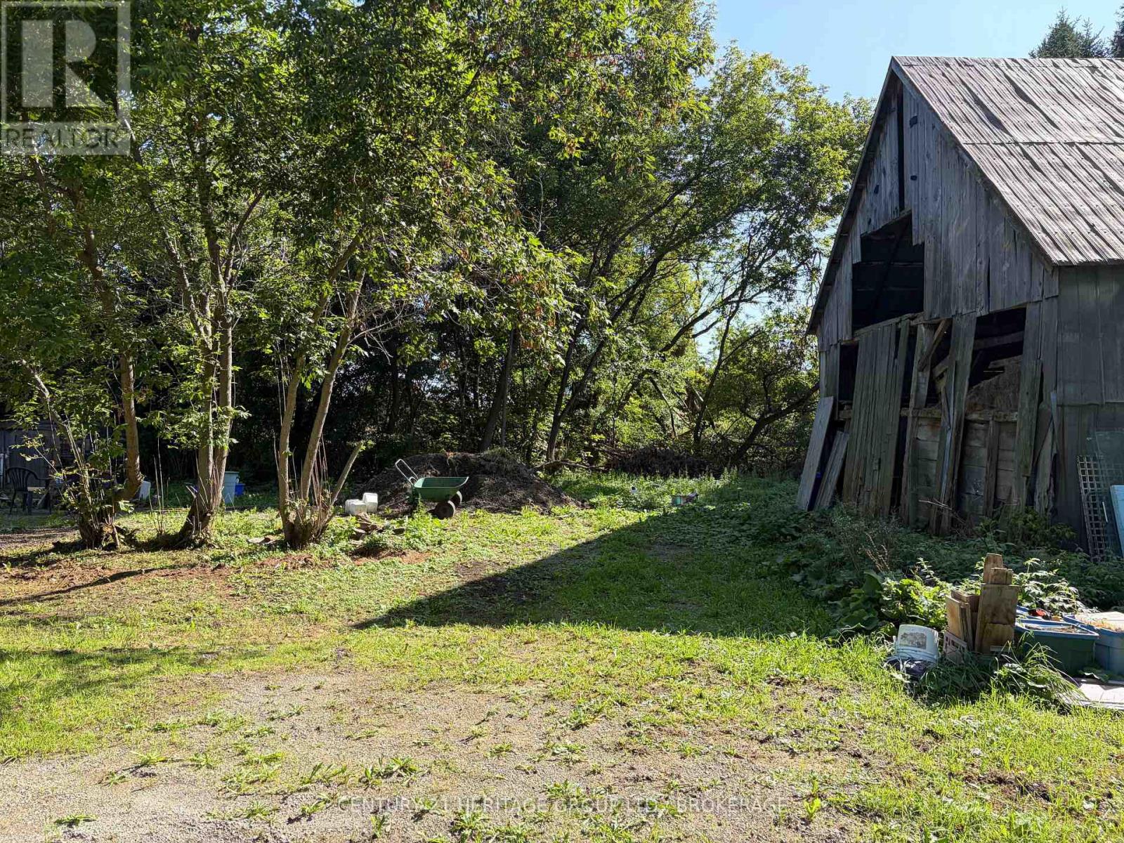 523 Lower Oak Leaf Road Property Photo 18
