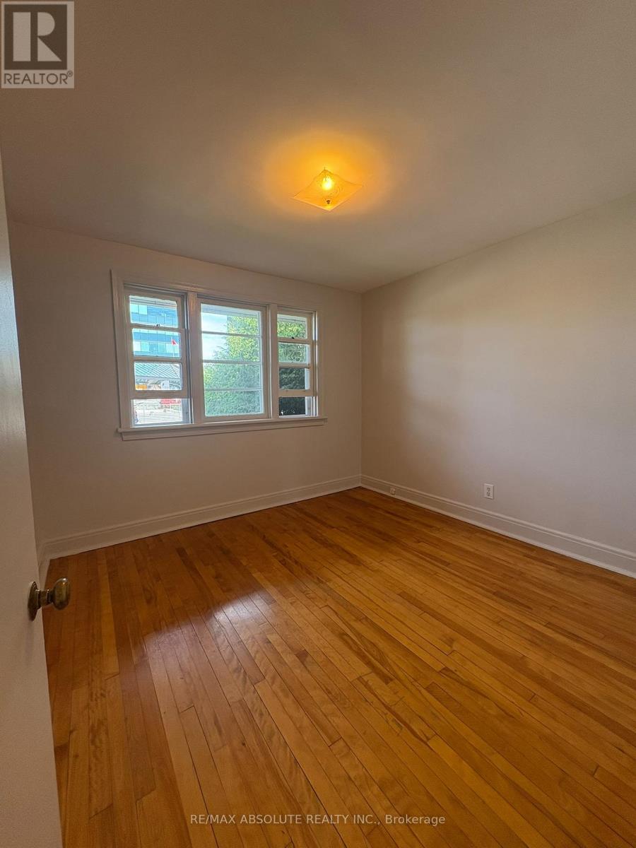 1 - 2 Holland Avenue Property Photo 18