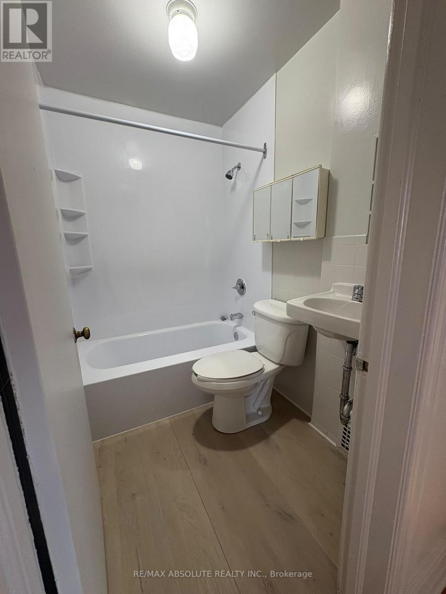 1 - 2 Holland Avenue Property Photo 20