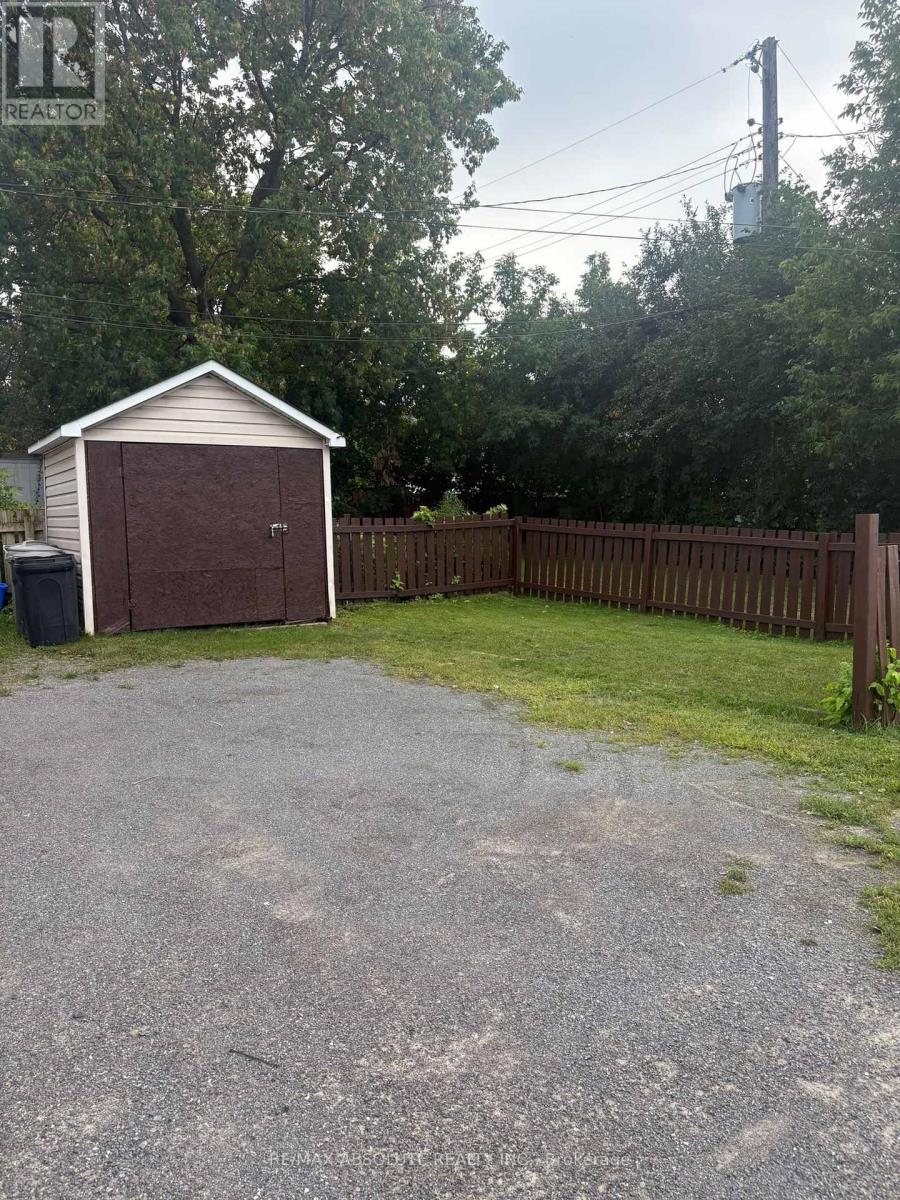1 - 2 Holland Avenue Property Photo 24
