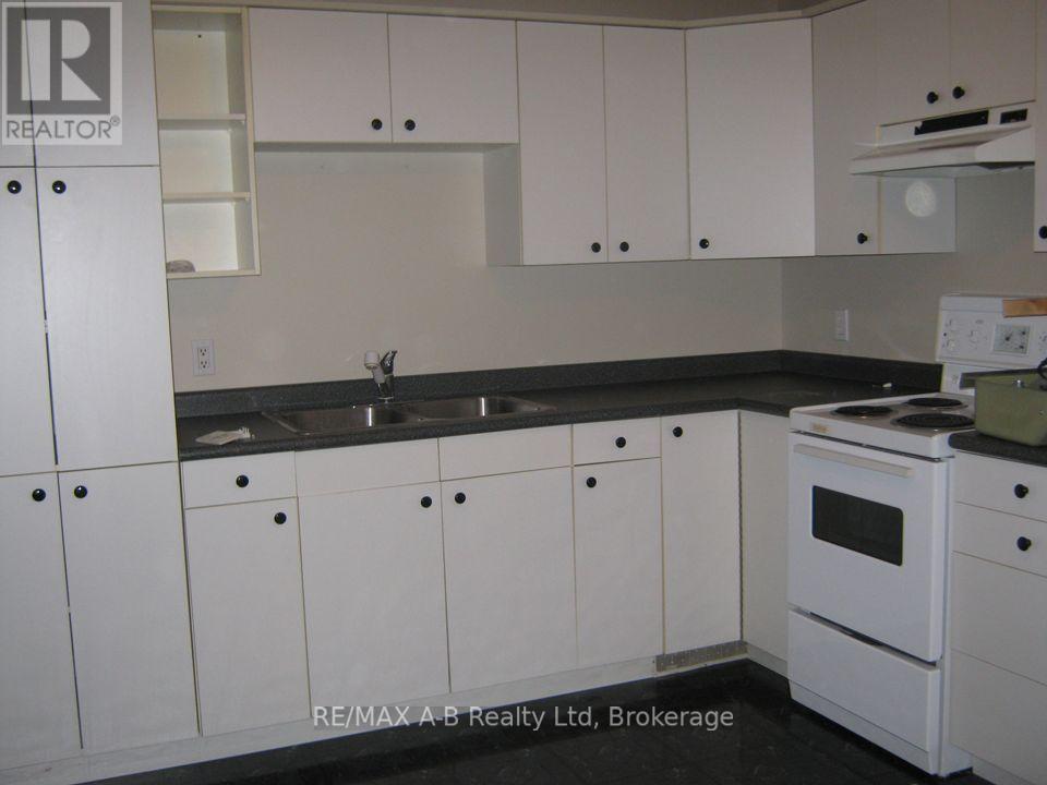 150 S Main Street S Property Photo 20
