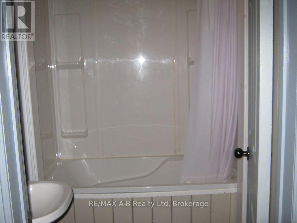 150 S Main Street S Property Photo 24