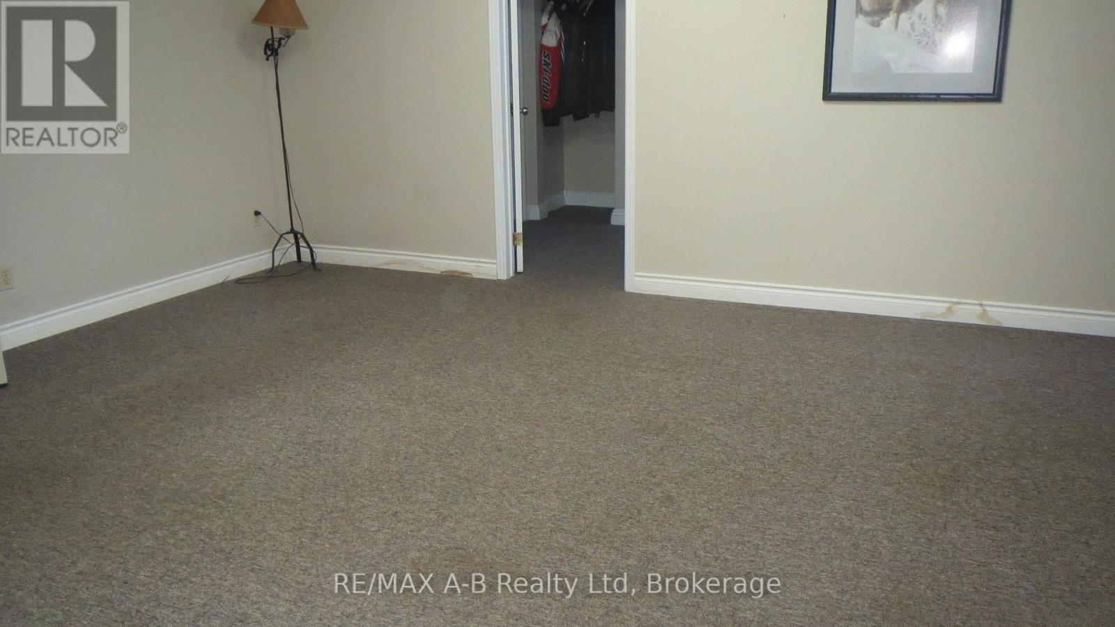 150 S Main Street S Property Photo 29