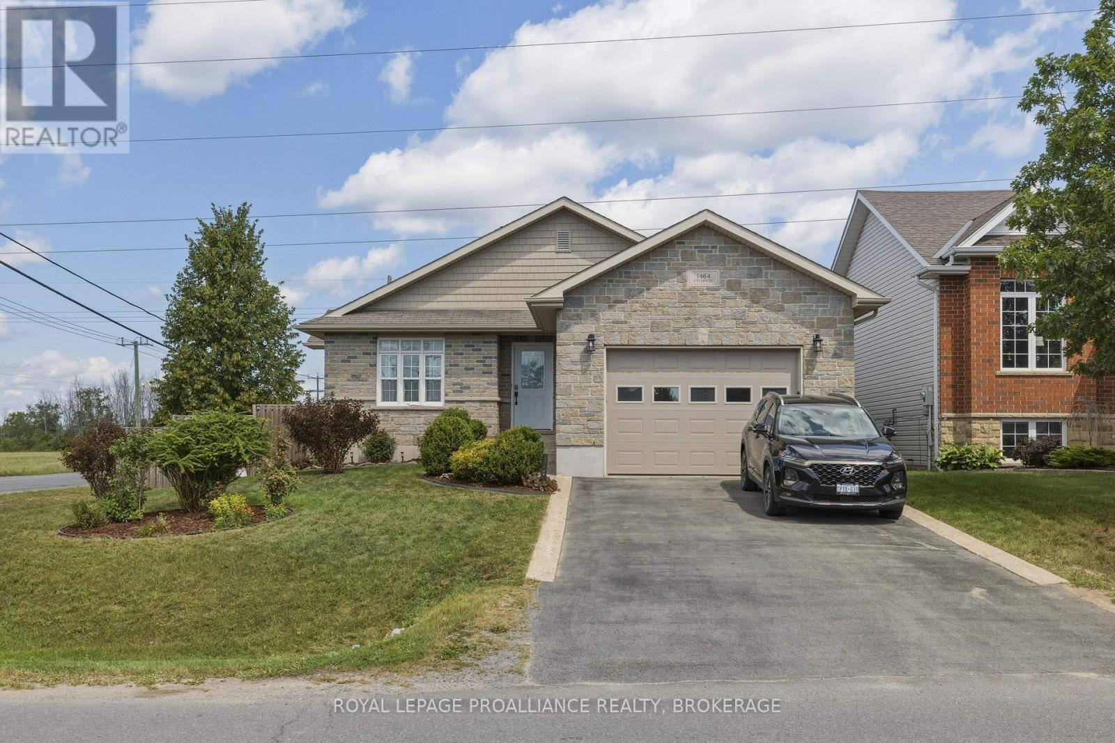 1464 Ottawa Street Property Photo 1