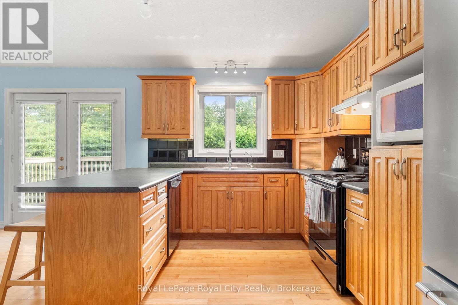 4452 Sideroad 20 N Property Photo 9