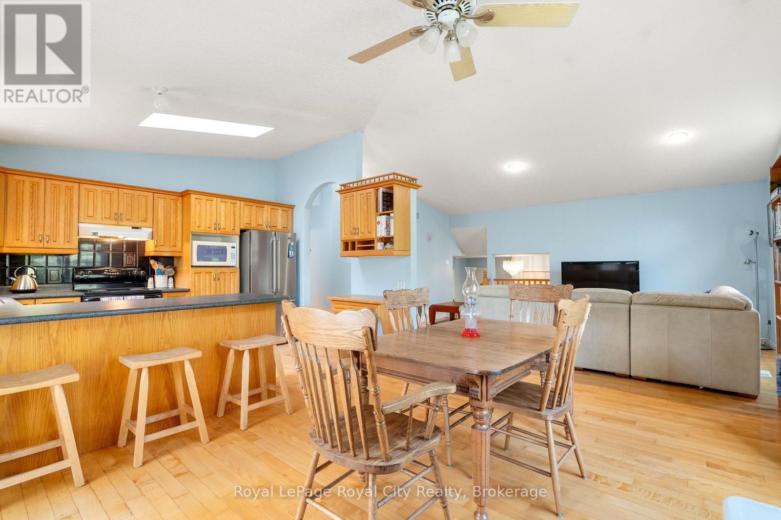 4452 Sideroad 20 N Property Photo 12