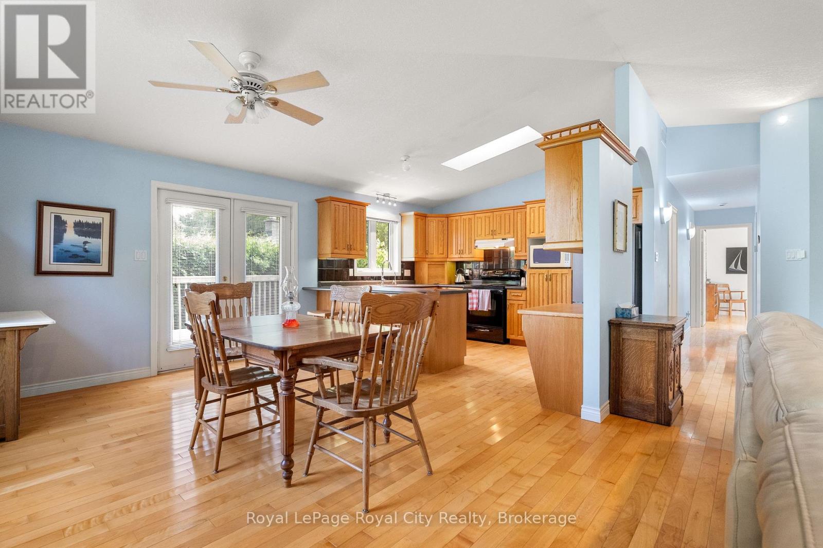 4452 Sideroad 20 N Property Photo 14