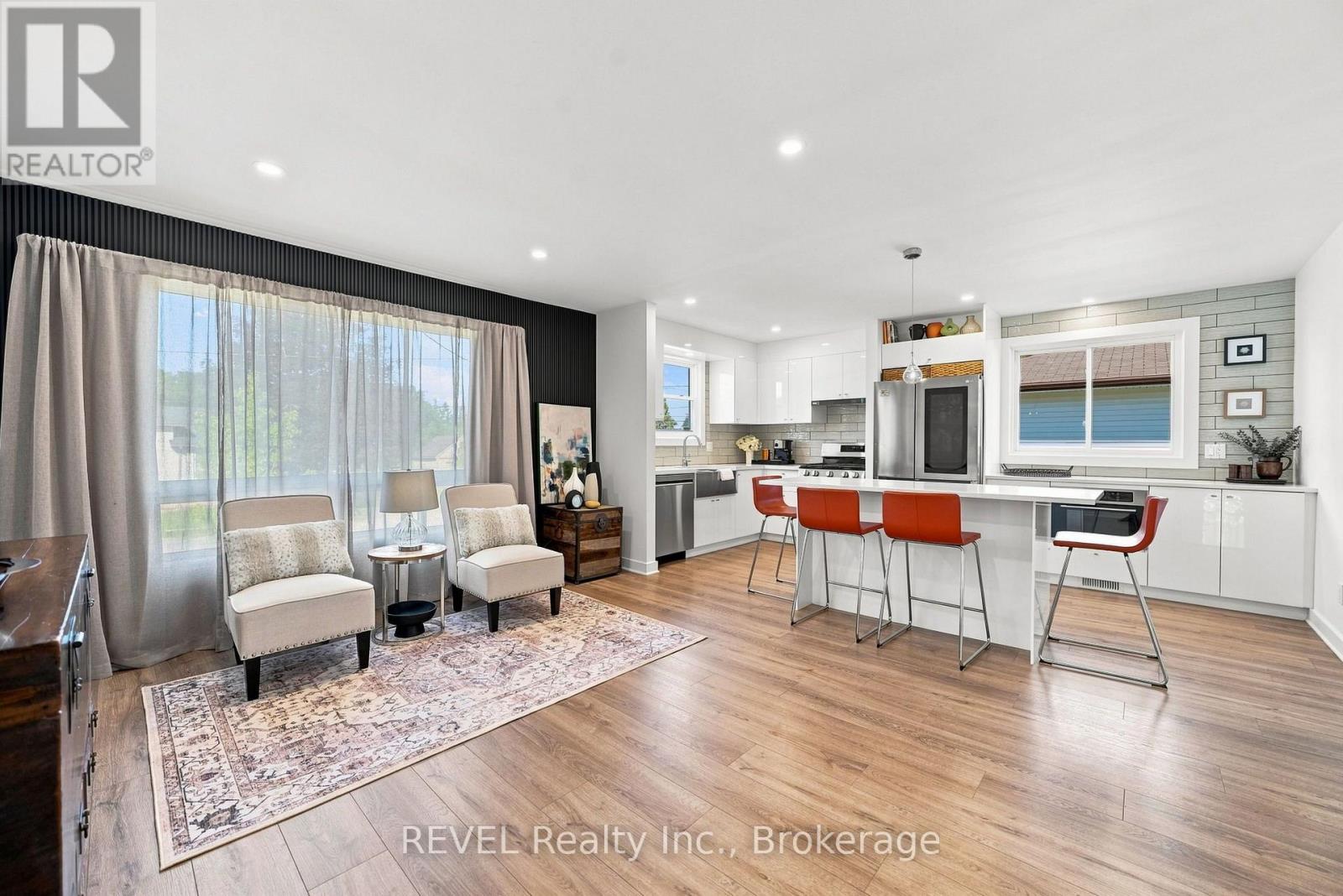 34 Oakwood Street Property Photo 1