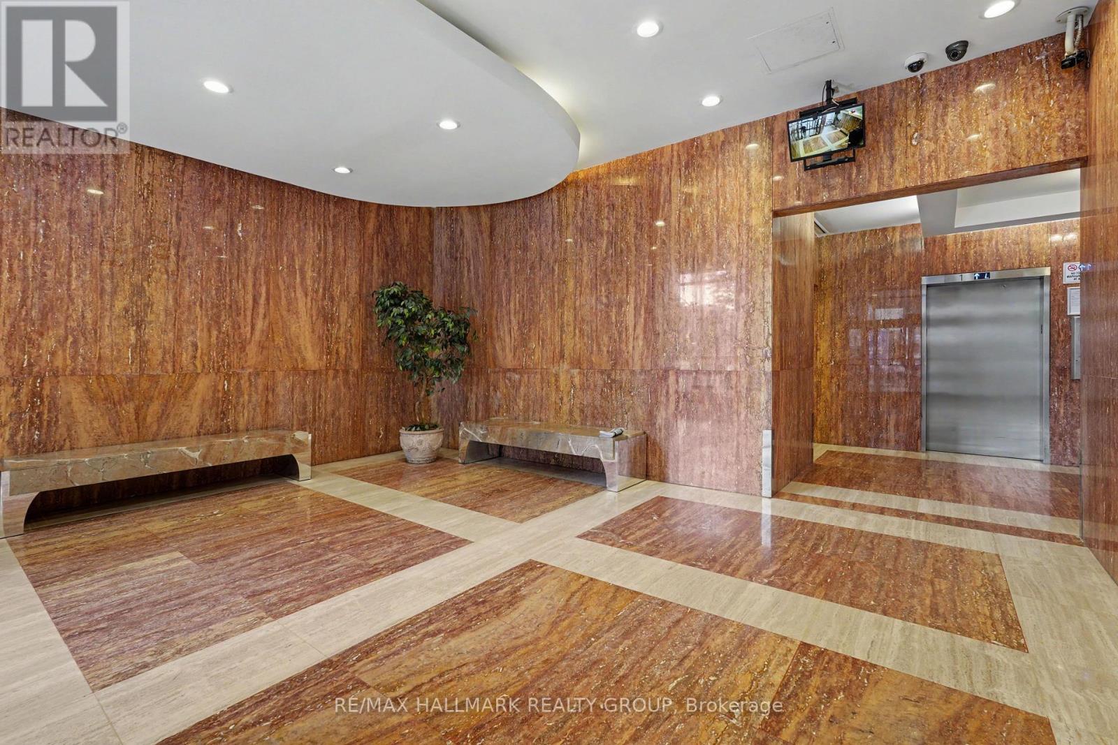 403 - 475 Laurier Avenue W Property Photo 3