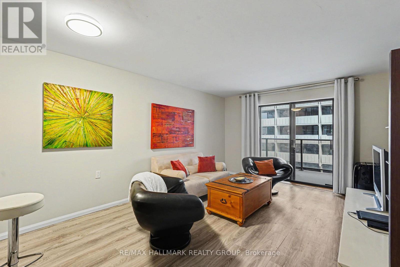 403 - 475 Laurier Avenue W Property Photo 5