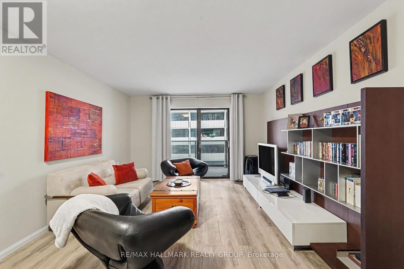 403 - 475 Laurier Avenue W Property Photo 9