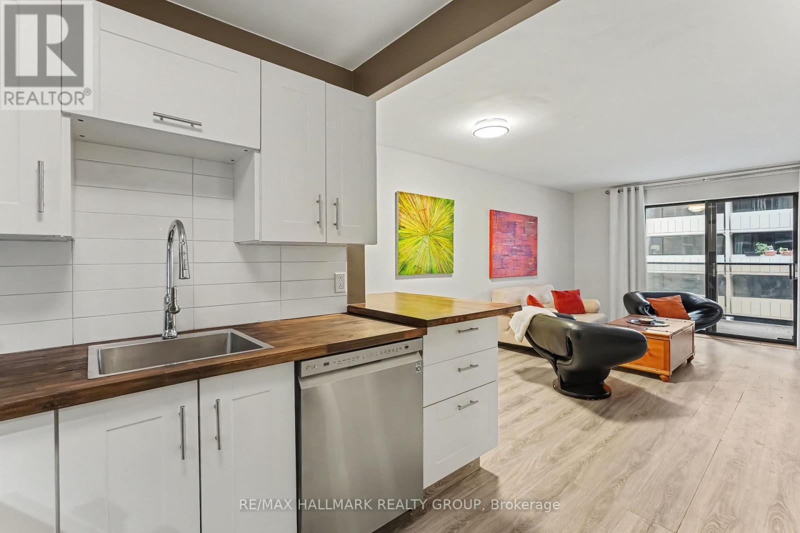 403 - 475 Laurier Avenue W Property Photo 11
