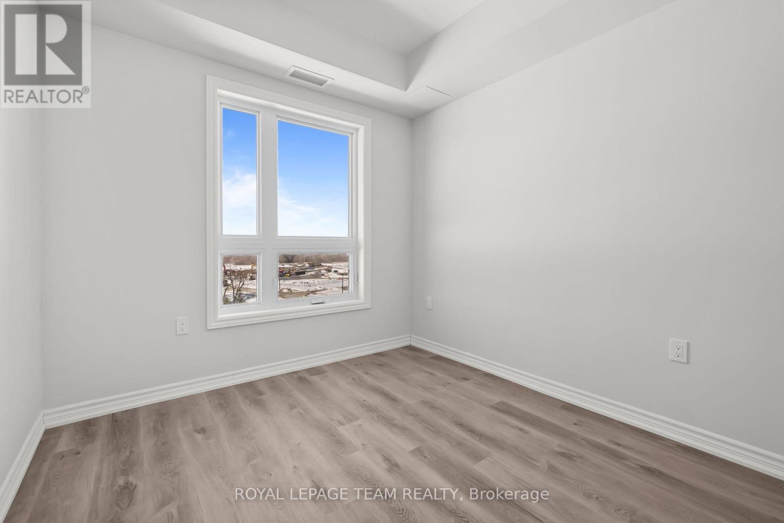 601 - 397 Codds Road Property Photo 12
