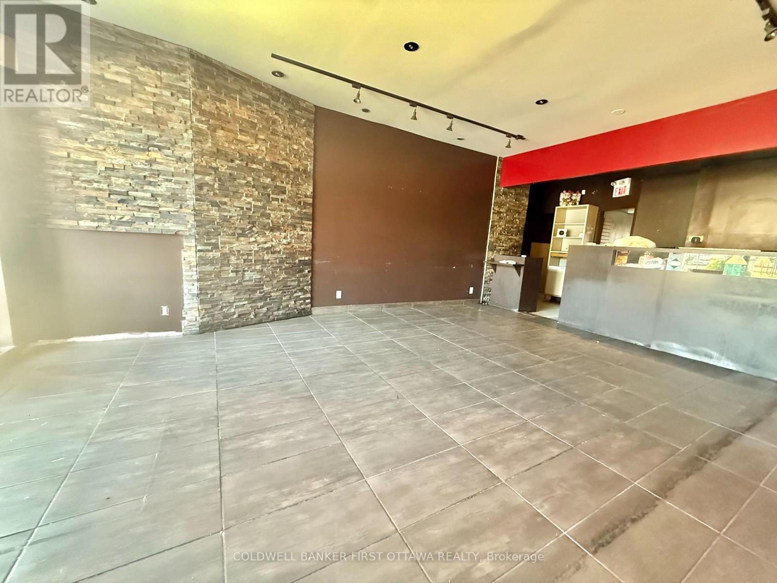 690-b Somerset Street W Property Photo 8
