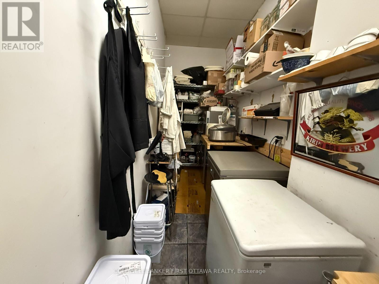 690-b Somerset Street W Property Photo 15